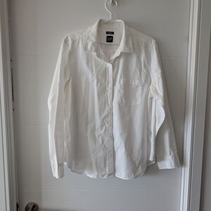 GAP Classic White Button Down Shirt
